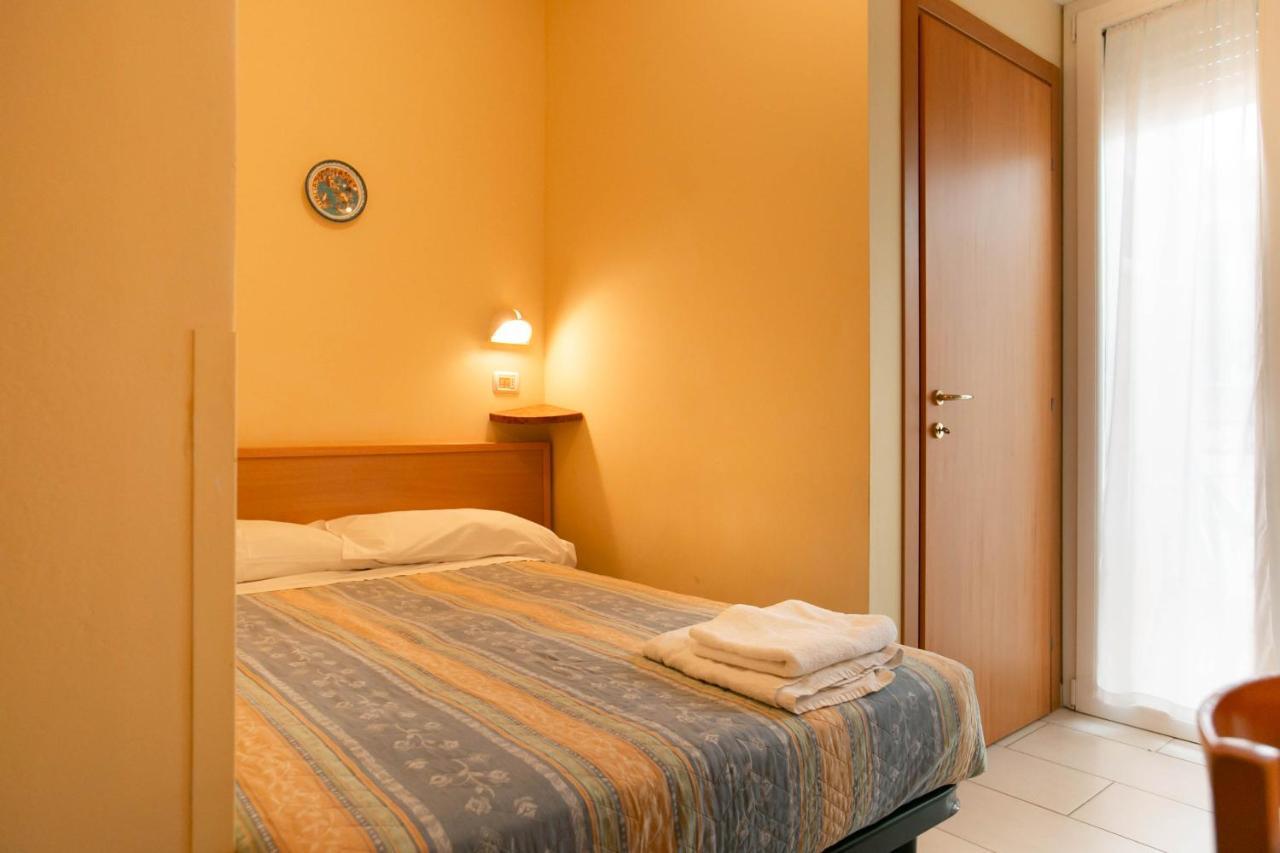Hotel Valparaiso 리미니 외부 사진
