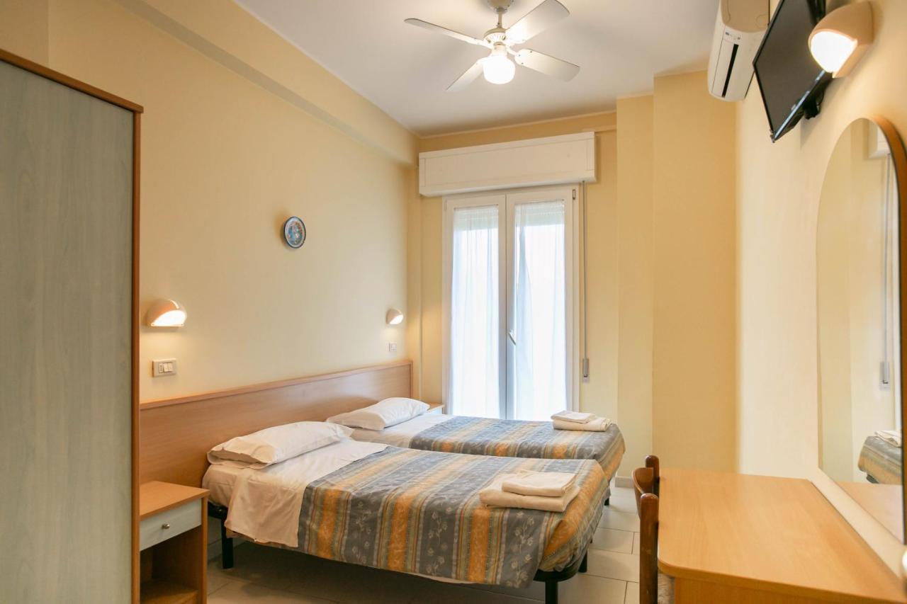 Hotel Valparaiso 리미니 외부 사진