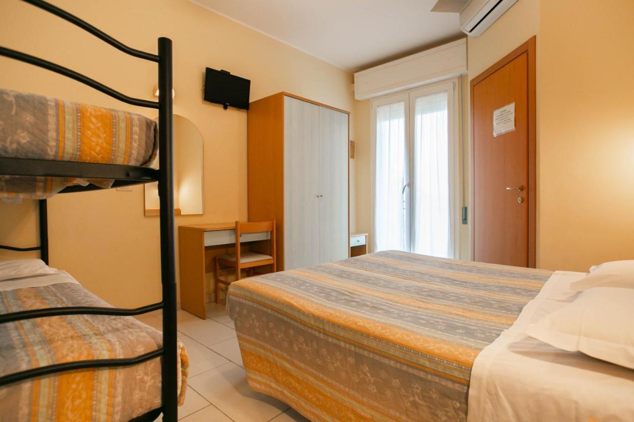 Hotel Valparaiso 리미니 외부 사진
