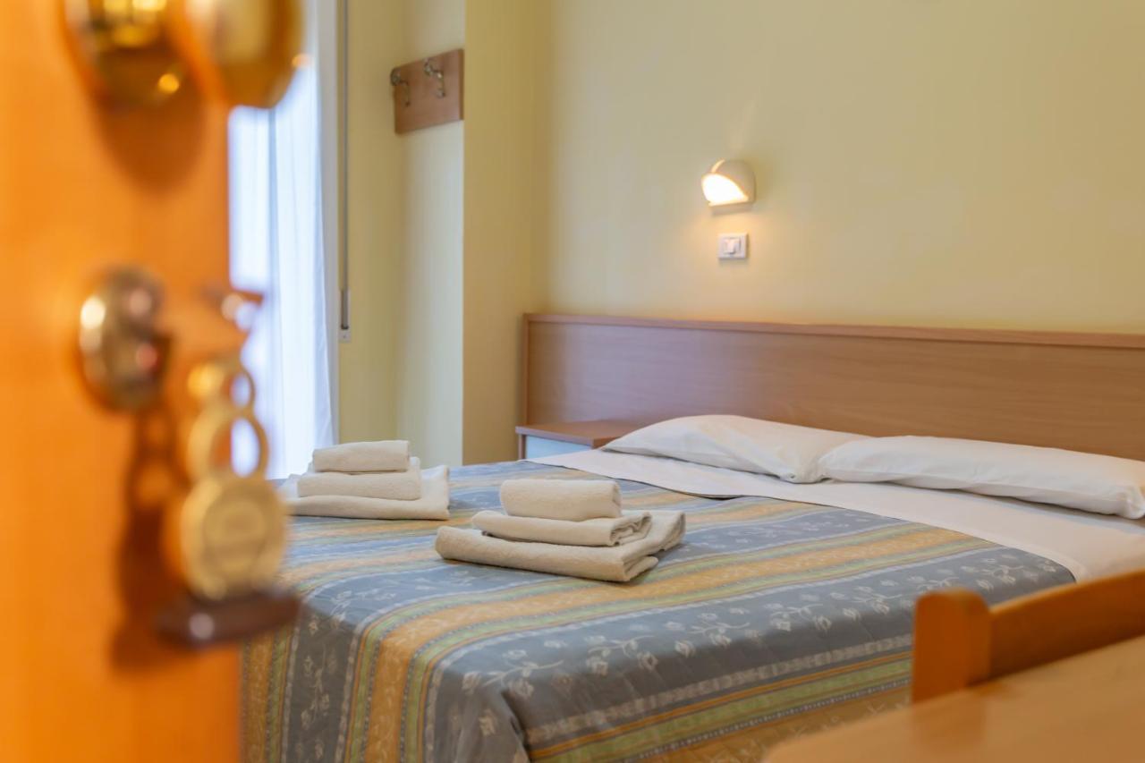 Hotel Valparaiso 리미니 외부 사진